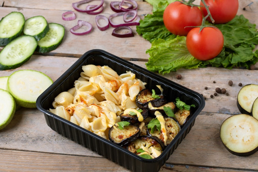 Is It Safe To Put Hot Food In A Plastic Container?