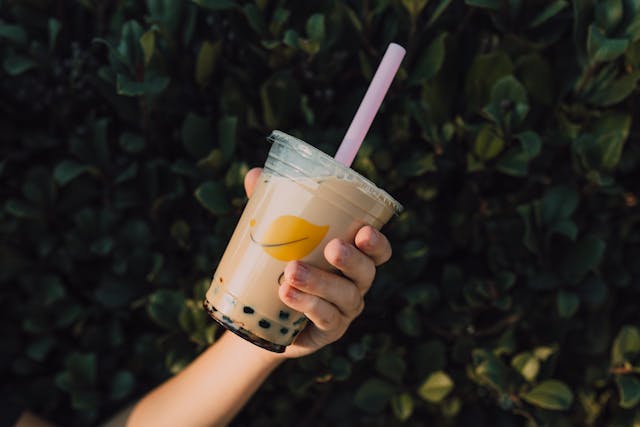 The Pros and Cons of Sealing Cups vs. Using Lids: What You Need to Know