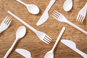 Safety Check: Are Plastic Spoons Safe For Restaurant Use?